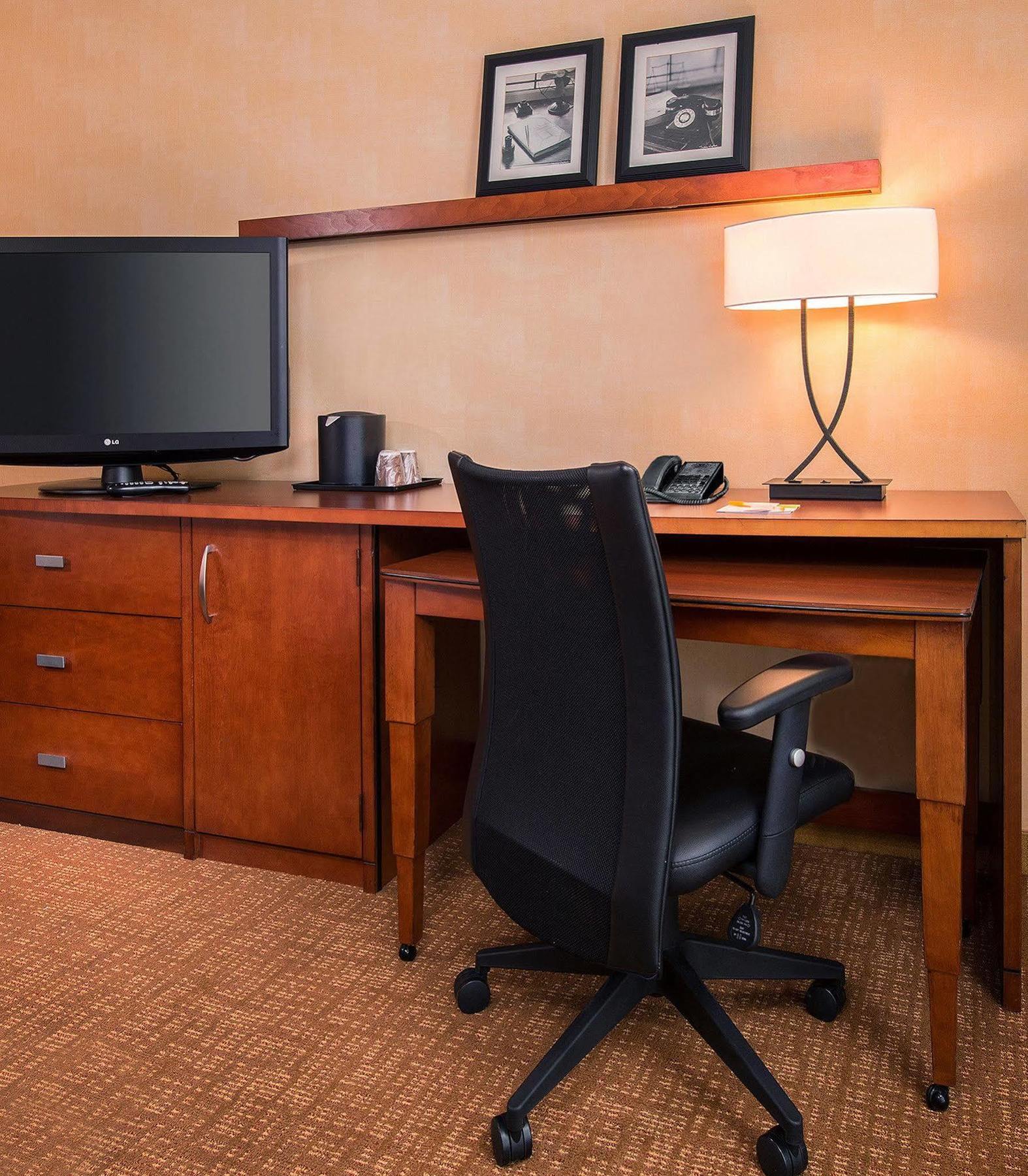 Courtyard By Marriott Dulles Airport Herndon/Reston Exterior foto