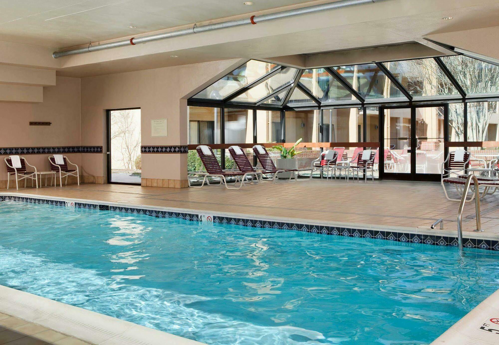 Courtyard By Marriott Dulles Airport Herndon/Reston Exterior foto